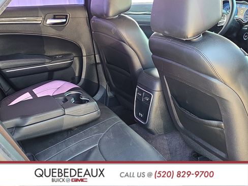 Used 2017 Chrysler 300 Limited RWD image 27