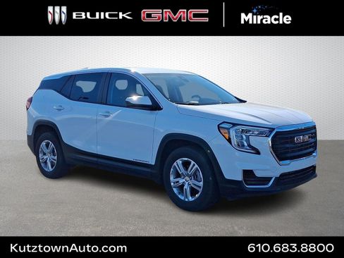 Used 2024 GMC Terrain SLE image 1