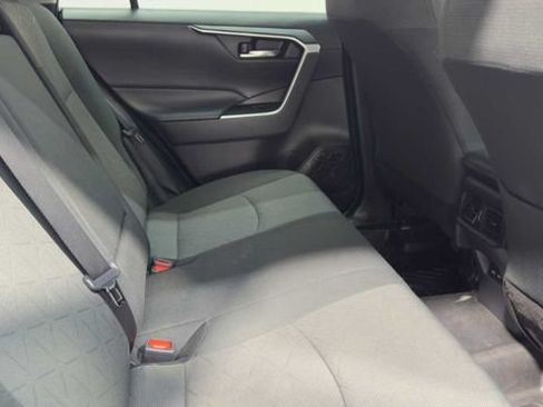 Used 2021 Toyota RAV4 XLE FWD image 12