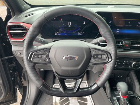 Used 2025 Chevrolet TrailBlazer RS w/ Convenience Package FWD image 14