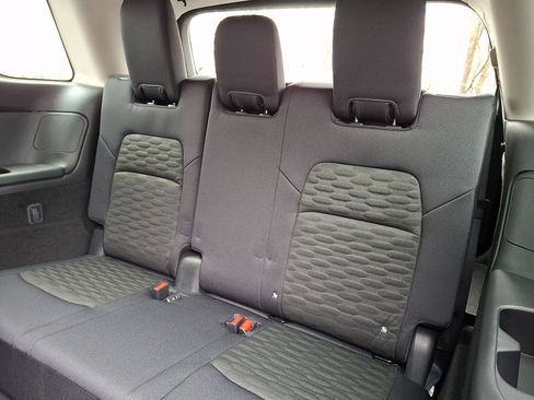 New 2026 Nissan Pathfinder SV image 7