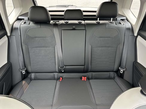 New 2026 Volkswagen Taos SE AWD/4WD image 14