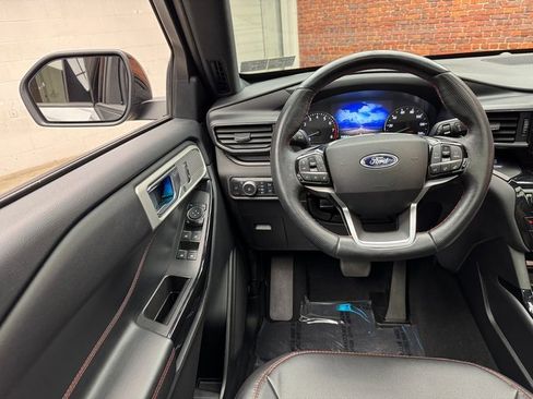 Used 2022 Ford Explorer ST-Line image 13