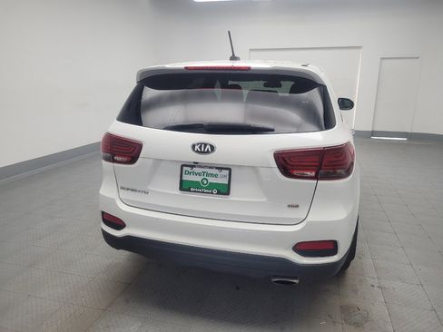 Used 2019 Kia Sorento LX image 7
