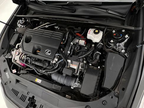 Certified 2023 Lexus ES 300h w/ Premium Package image 29