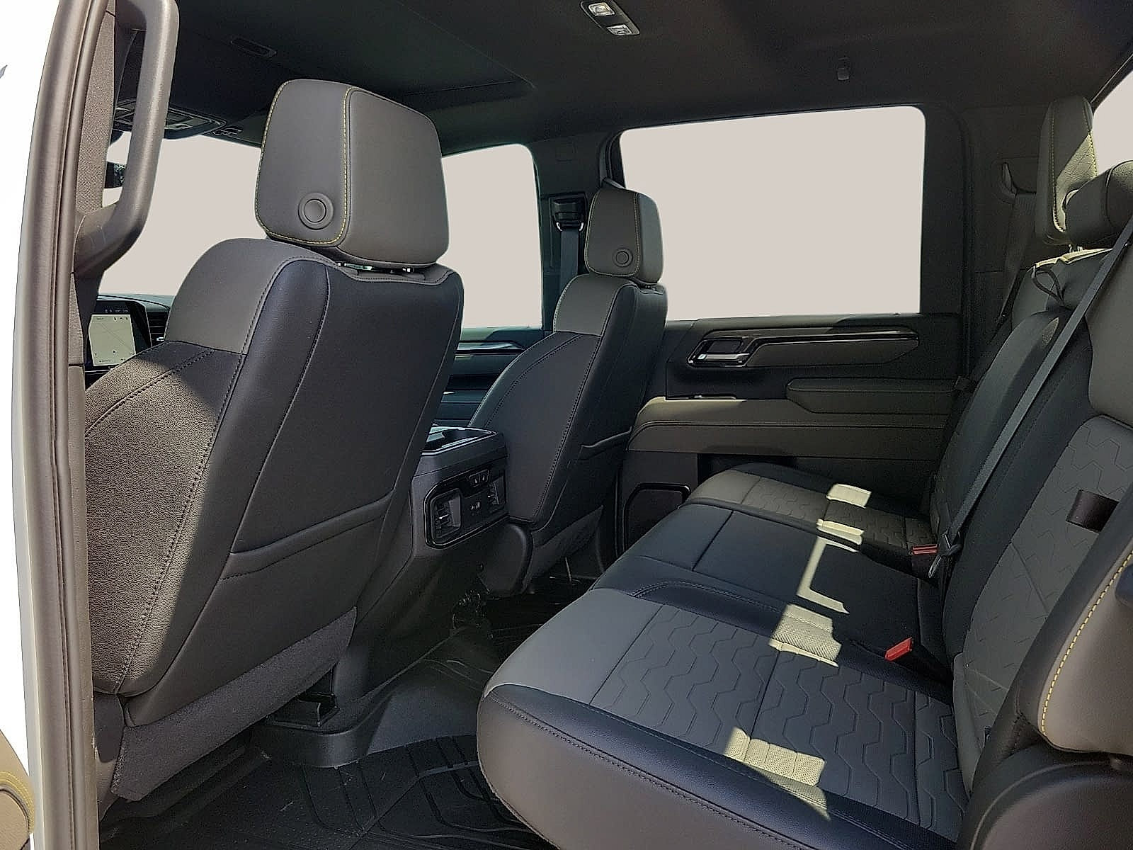 Used 2026 Chevrolet Silverado 2500 ZR2 AWD/4WD image 9