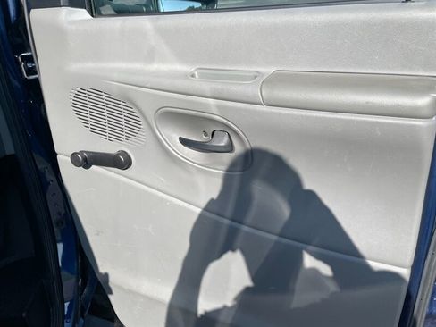 Used 2008 Ford E-350 and Econoline 350 Super Duty RWD image 12