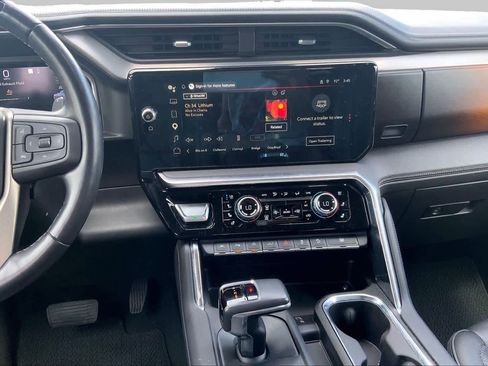 Used 2022 GMC Sierra 1500 Denali w/ Technology Package AWD/4WD image 7