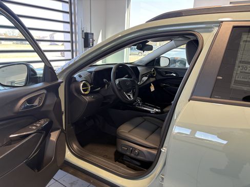 New 2026 Chevrolet Trax ACTIV w/ Sunroof Package image 9