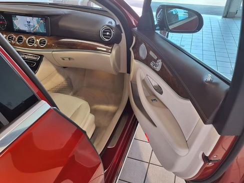 Used 2017 Mercedes-Benz E 300 4MATIC image 27
