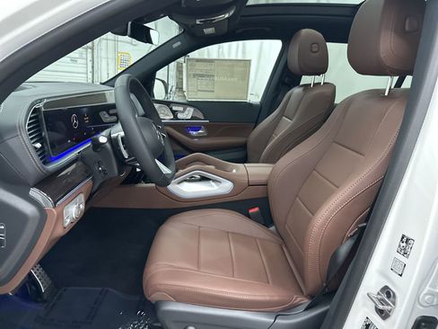 Used 2026 Mercedes-Benz GLS 450 4MATIC image 21