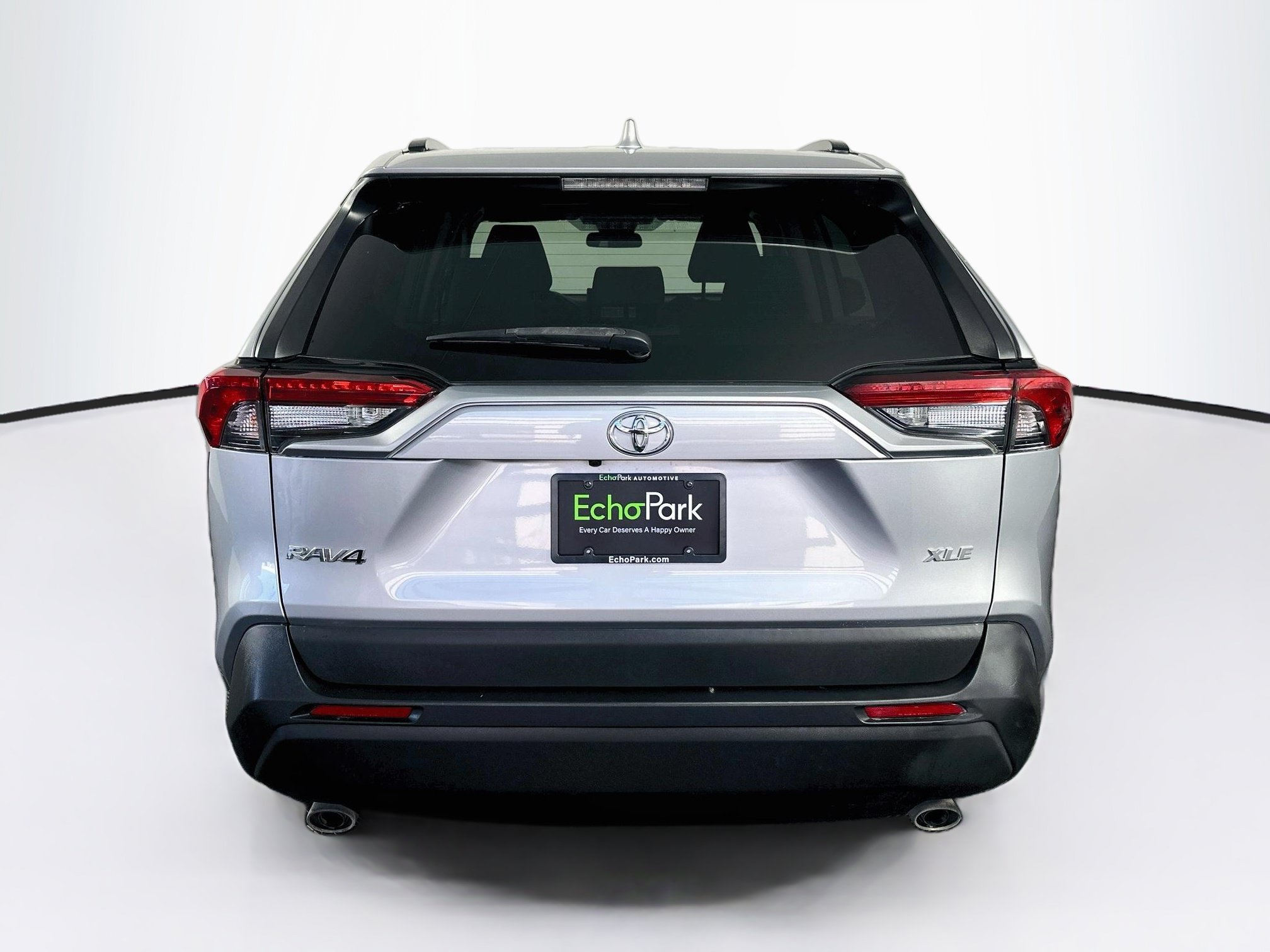 Used 2020 Toyota RAV4 XLE FWD image 7