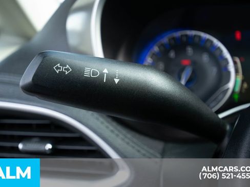 Used 2017 Chrysler Pacifica Limited image 29