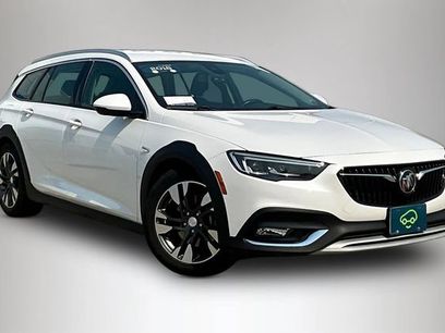 Used 2018 Buick Regal Essence w/ Driver Confidence Package #1