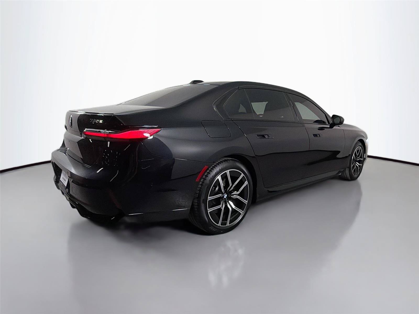 New 2026 BMW 750e xDrive w/ Executive Package AWD/4WD image 5