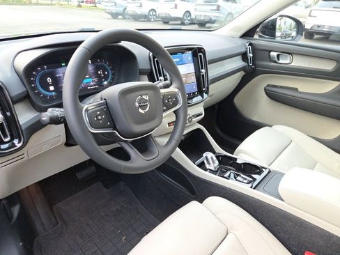 Certified 2023 Volvo XC40 B5 Plus w/ Driver Assist Package image 7