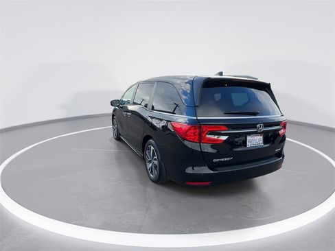 Certified 2024 Honda Odyssey Touring image 10