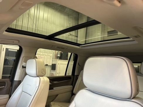 Used 2022 GMC Yukon XL Denali image 29