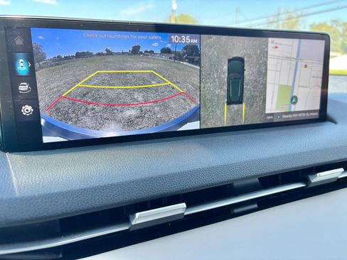 Used 2023 Genesis GV70 2.5T w/ Advanced Package AWD/4WD image 17