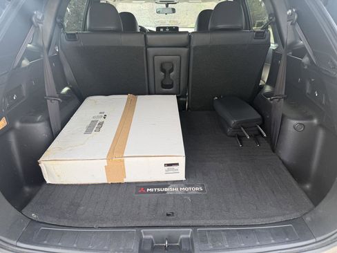 Used 2022 Mitsubishi Outlander SE image 15