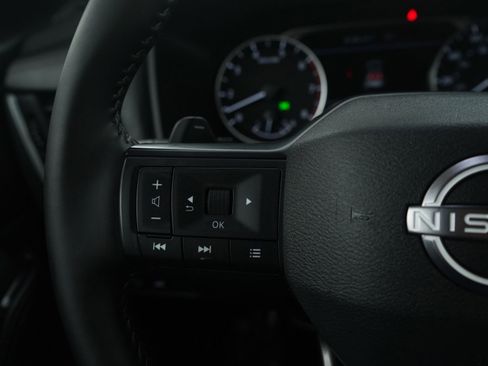 Used 2025 Nissan Rogue SV AWD/4WD image 26