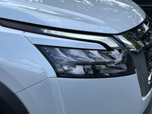 Used 2025 Nissan Pathfinder Platinum w/ Cargo Package FWD image 10