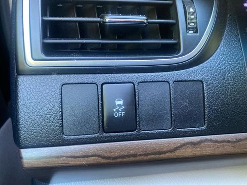 Used 2017 Toyota Camry LE FWD image 17