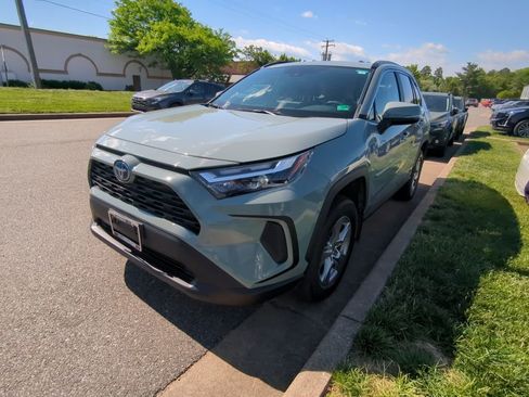 Used 2023 Toyota RAV4 XLE w/ Convenience Package image 7