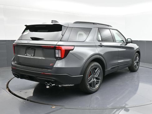 Used 2026 Ford Explorer ST w/ Sun And Sound Package AWD/4WD image 8