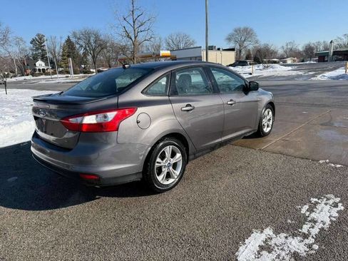 Used 2012 Ford Focus SE w/ SE Sport Pkg image 3