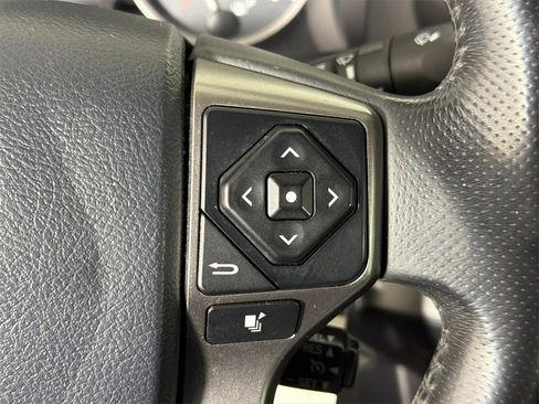 Used 2017 Toyota Tacoma SR5 w/ Tow Package image 25