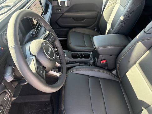 New 2026 Jeep Gladiator Sport AWD/4WD image 20