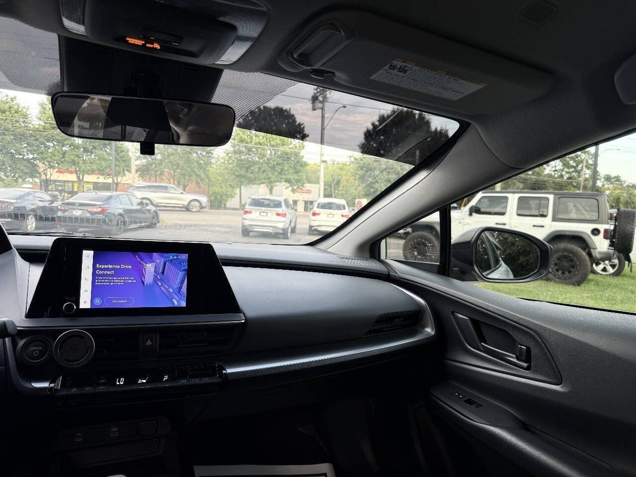 Used 2024 Toyota Prius LE FWD image 17
