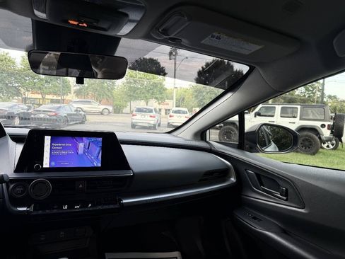 Used 2024 Toyota Prius LE FWD image 17