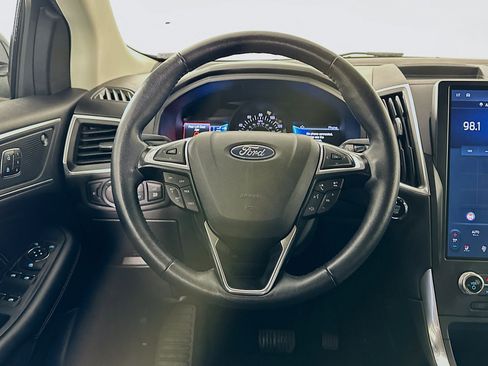 Used 2024 Ford Edge Titanium image 17