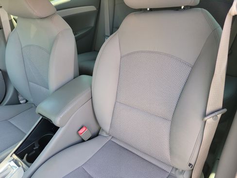 Used 2010 Chevrolet Malibu Hybrid image 6