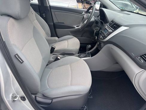 Used 2013 Hyundai Accent GLS FWD image 10