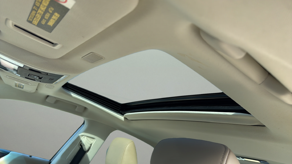 Used 2020 Lexus ES 300h w/ Premium Package FWD image 13
