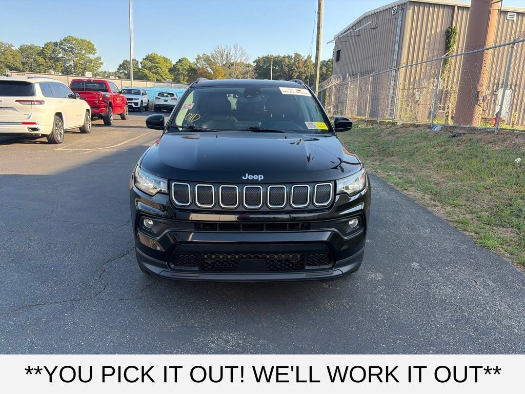 Used 2022 Jeep Compass Latitude w/ Convenience Group AWD/4WD image 2