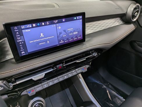 Used 2025 Alfa Romeo Tonale w/ Premium Package image 11