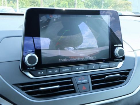 New 2025 Nissan Altima 2.5 SR image 4