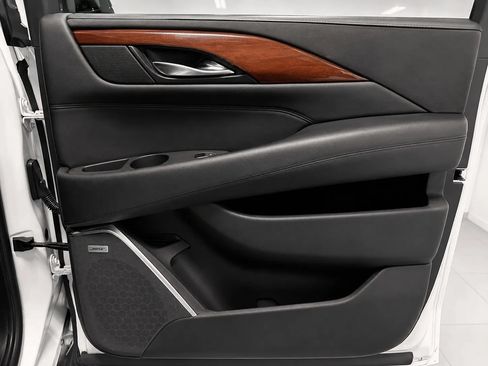 Used 2020 Cadillac Escalade ESV Luxury RWD image 24