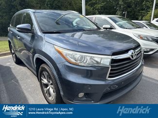Used 2015 Toyota Highlander XLE AWD/4WD video 1