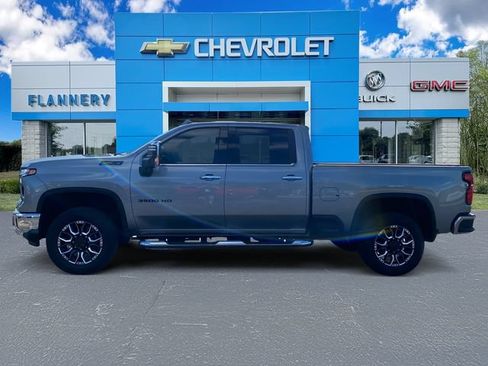 Used 2025 Chevrolet Silverado 3500 LTZ w/ LTZ Plus Package AWD/4WD image 2