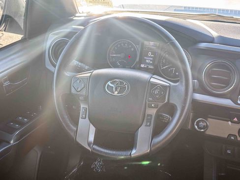 Certified 2023 Toyota Tacoma TRD Off-Road image 18