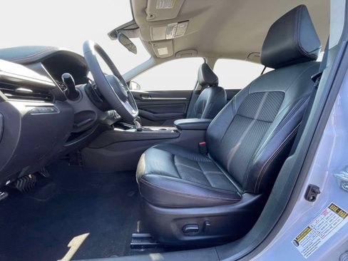 Used 2024 Nissan Altima 2.5 SR FWD image 15