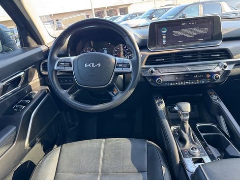 Used 2022 Kia Telluride EX w/ EX Premium Package image 13