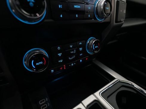 Used 2019 Ford F150 Platinum w/ Equipment Group 701A Luxury image 19