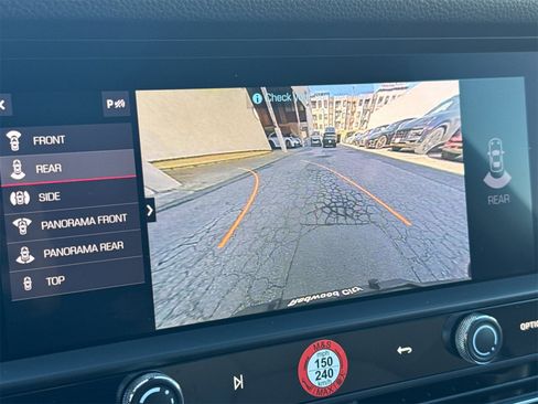 Used 2025 Porsche Macan image 24