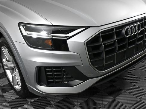 Used 2022 Audi Q8 Premium w/ Convenience Package image 34